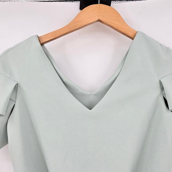 Maddie Juniors V Neck Flutter Sleeve‎ Shorts Romper Light Blue Size Large - Picture 4 of 9